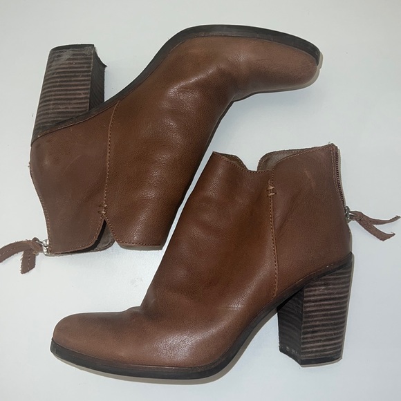 BP brown ankle bootie heels - Picture 1 of 7